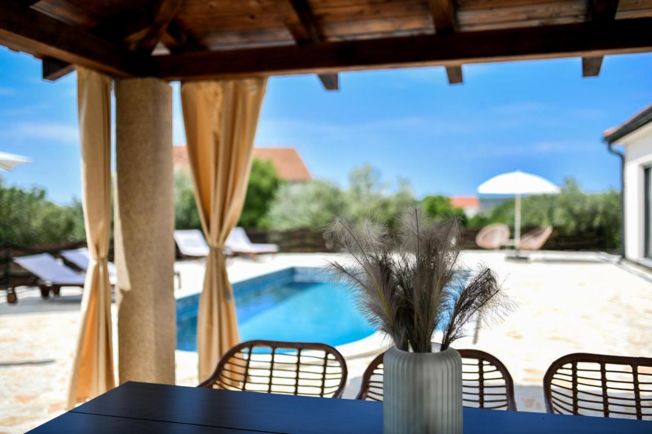 Wonderful Holiday House Bruno With Heated Pool Zadar Exterior foto